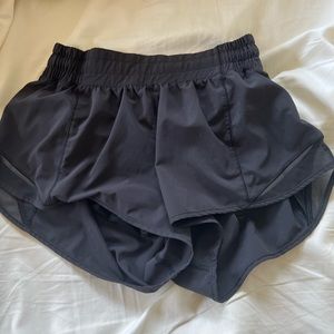 Black Lululemon Hotty Hot Shorts 2.5 inch